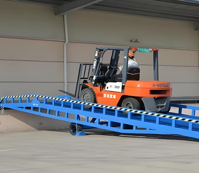 嘉兴移动式卸货平台（叉车用）